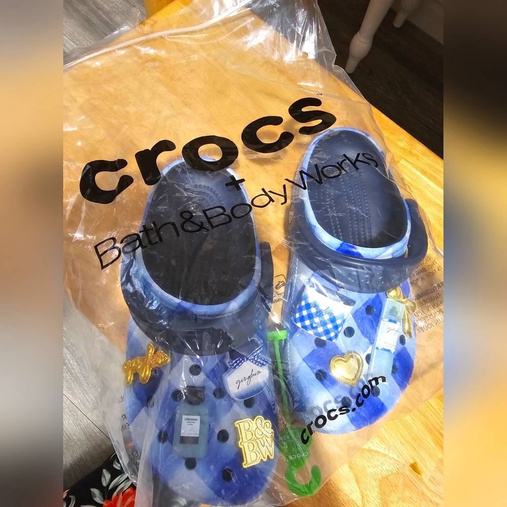 Bath & body works crocs